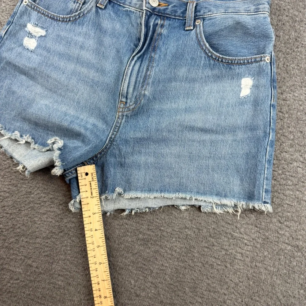 Uniqlo Denim Shorts Women's 28 Blue Distressed Raw Hem High Rise 221-450293